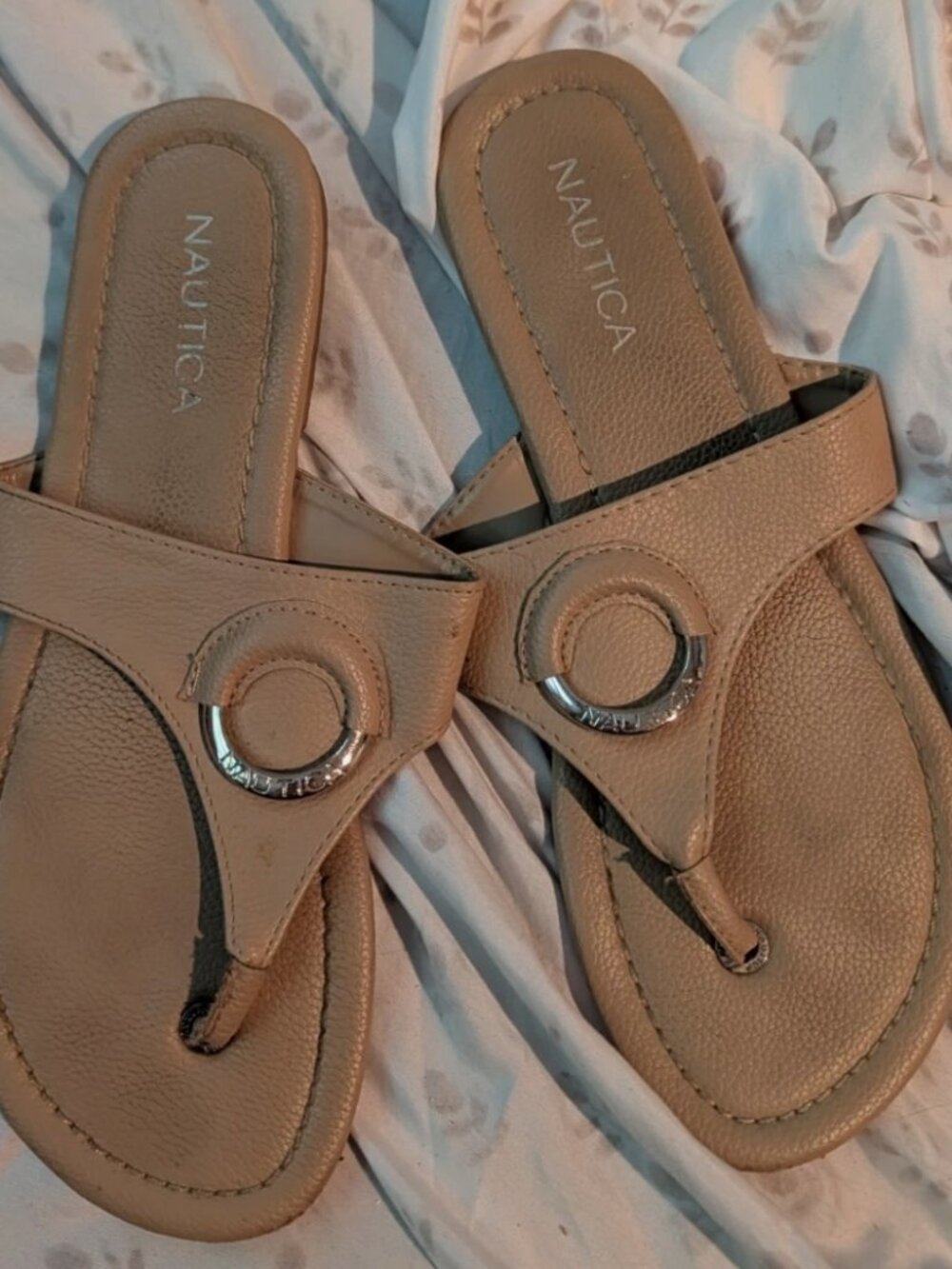 Women's Nautica Tan flip flop Sandals Size 9.5